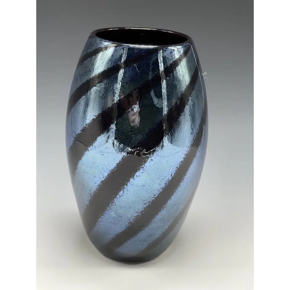 Pairpoint Art Glass 34% Lead Crystal Vase Cape Cod MA Swirl 7-3/4